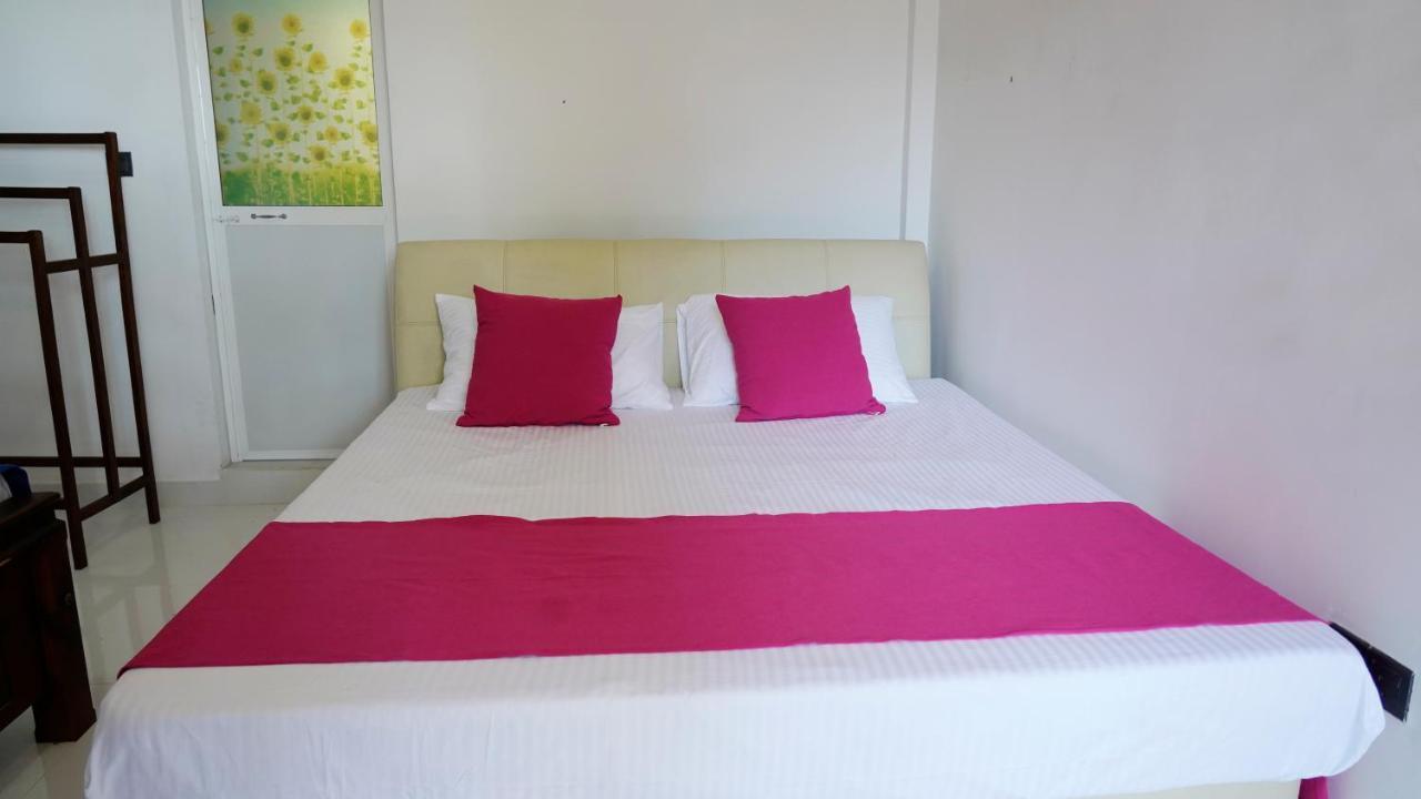 Sea Bay Inn Тангалла Экстерьер фото