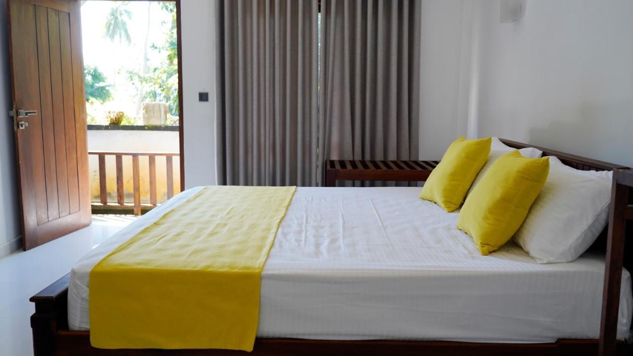 Sea Bay Inn Тангалла Экстерьер фото