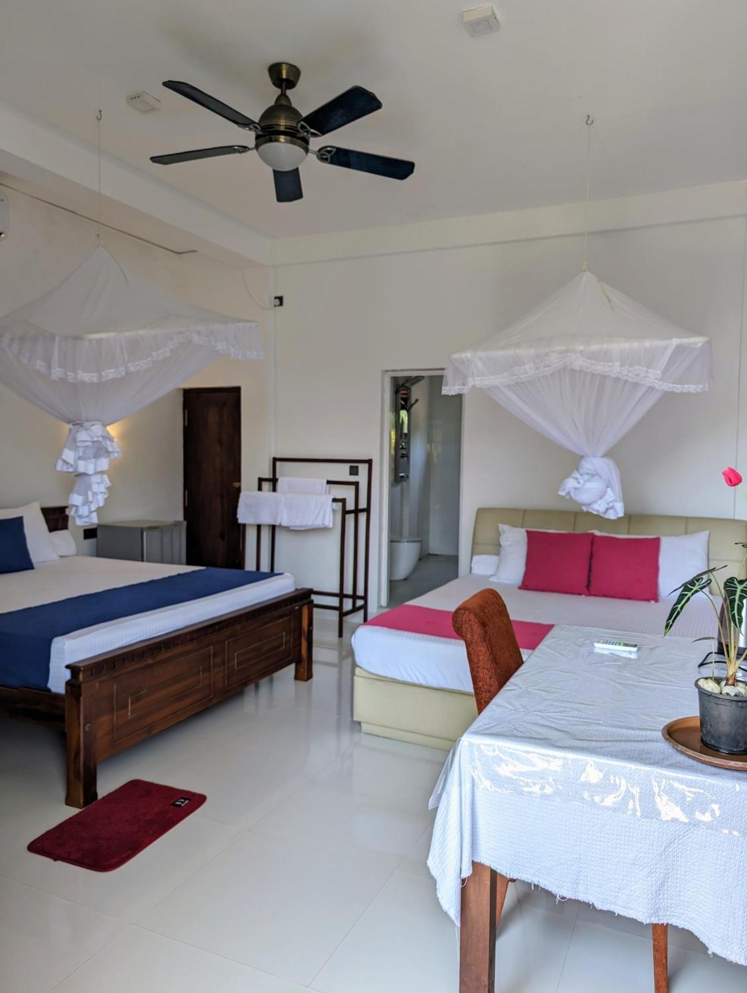 Sea Bay Inn Тангалла Экстерьер фото