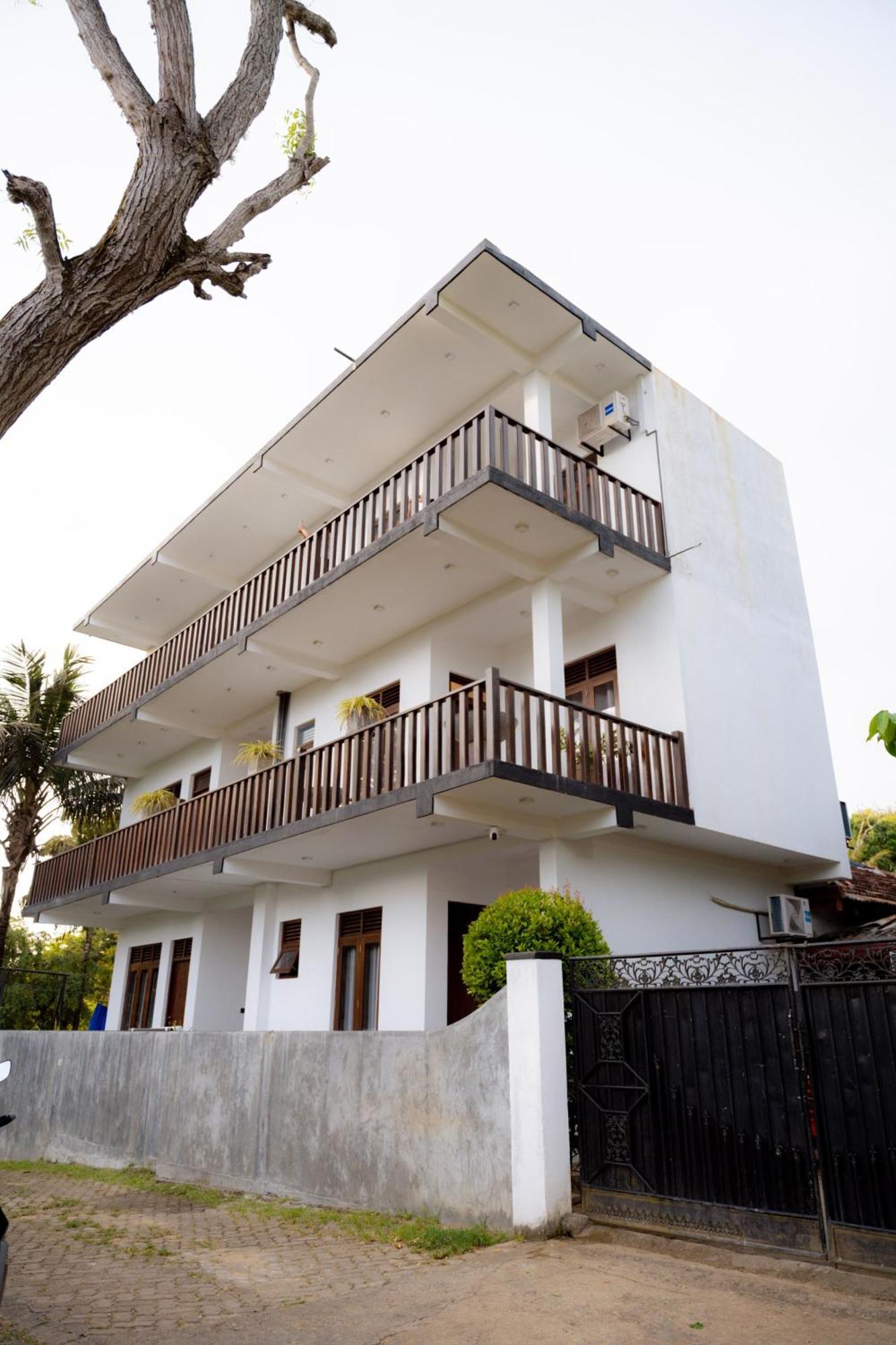 Sea Bay Inn Тангалла Экстерьер фото
