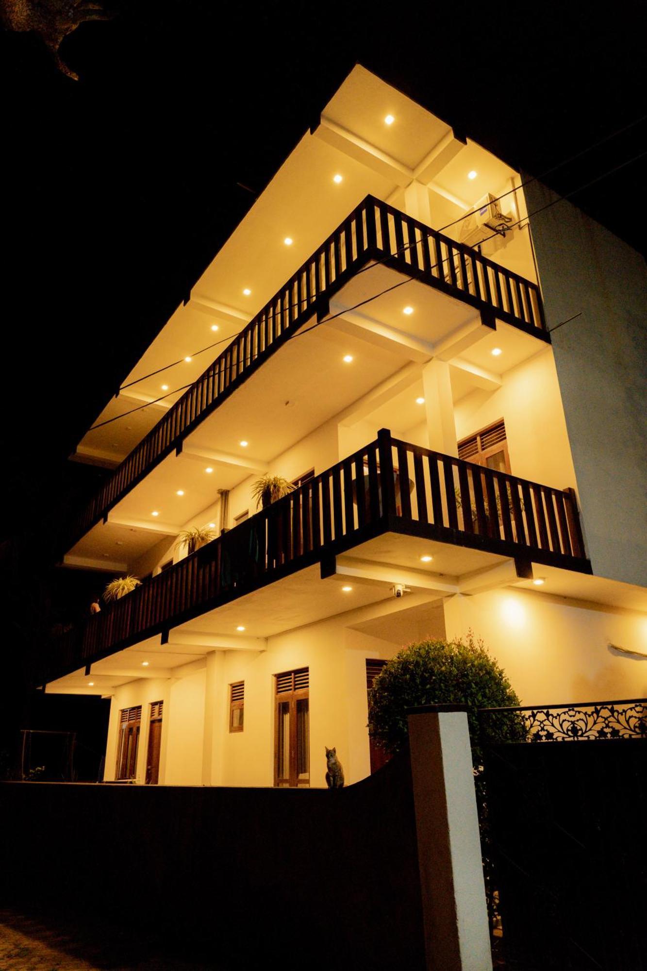 Sea Bay Inn Тангалла Экстерьер фото