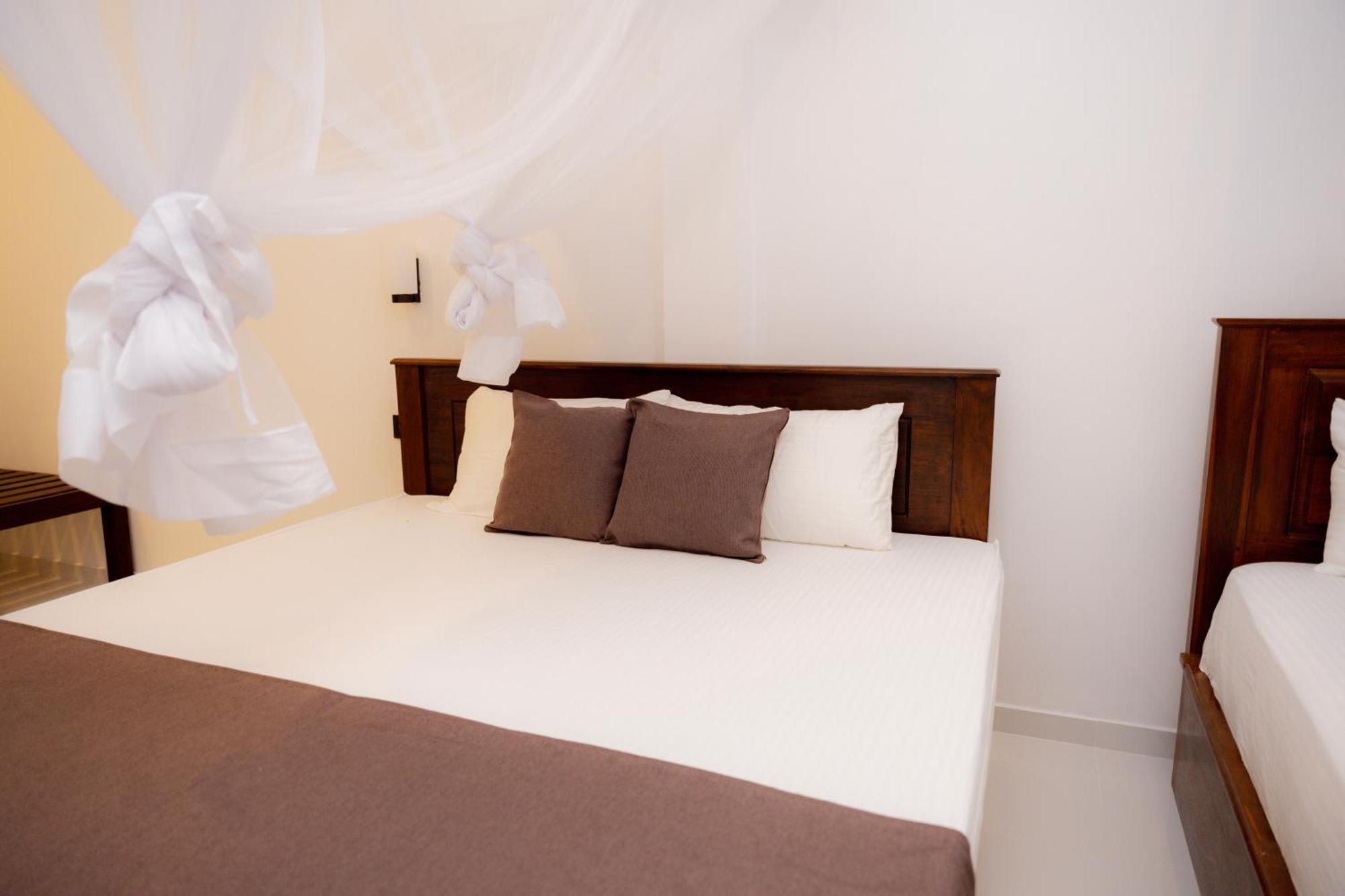 Sea Bay Inn Тангалла Экстерьер фото