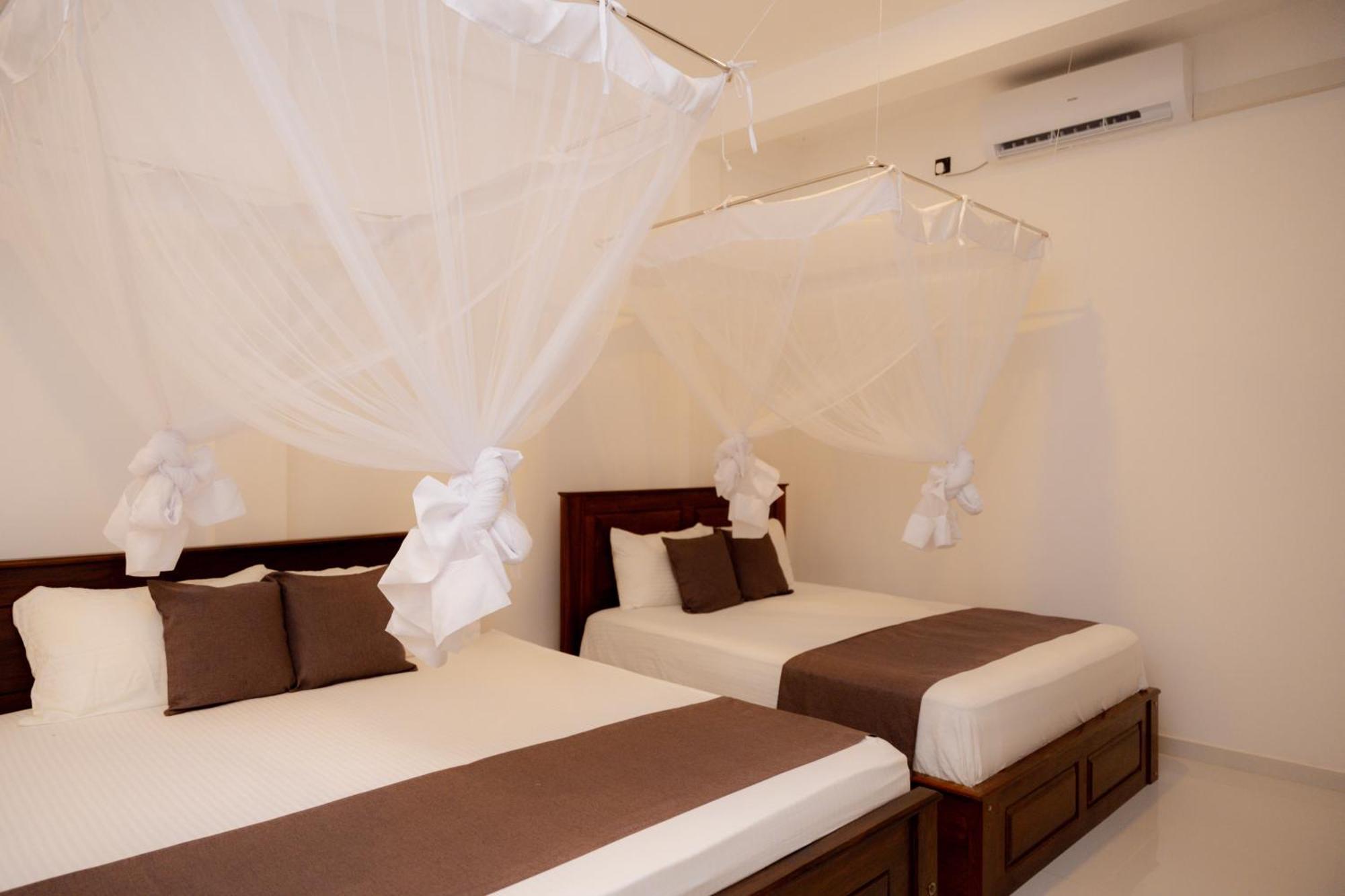Sea Bay Inn Тангалла Экстерьер фото