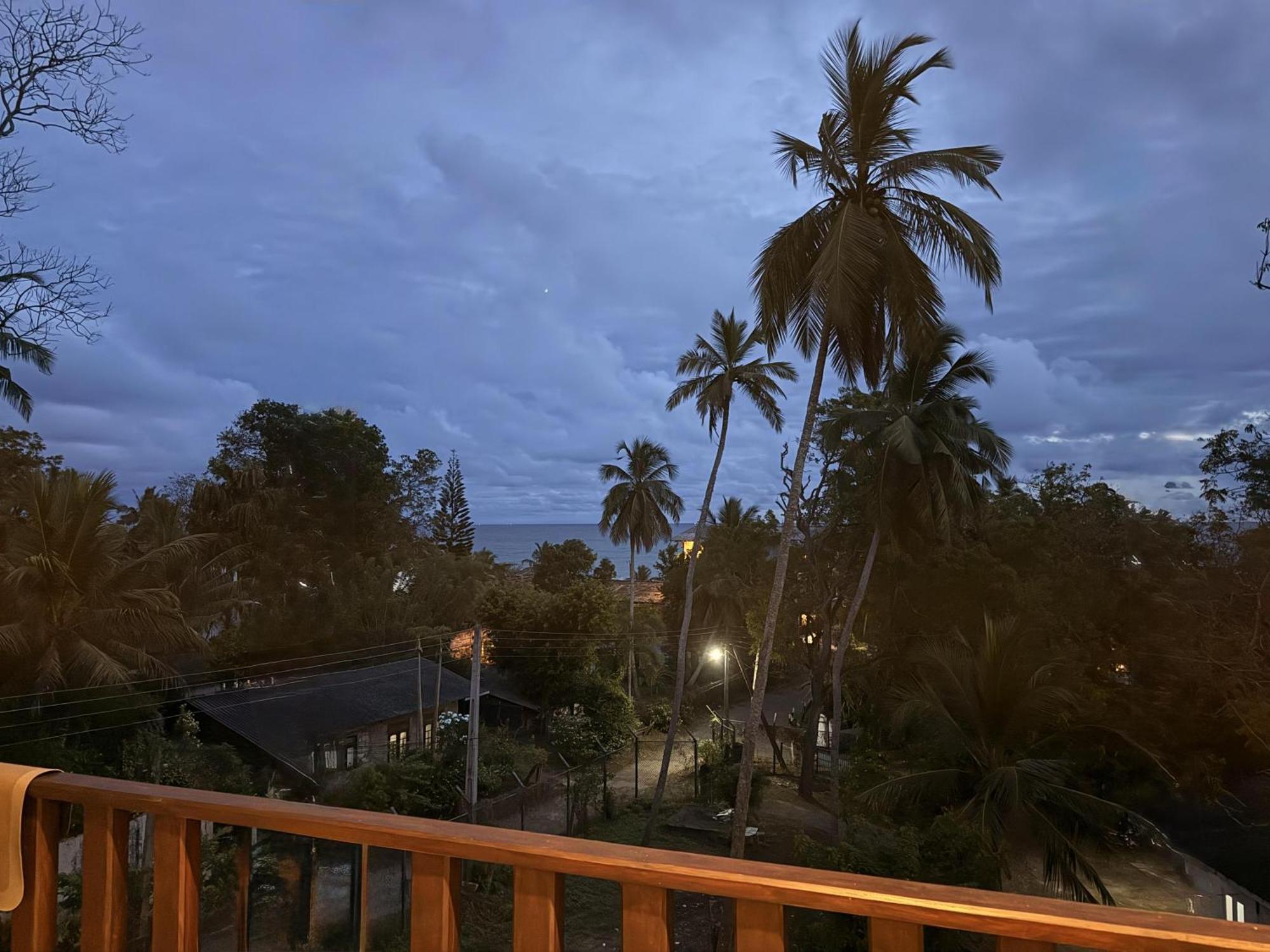 Sea Bay Inn Тангалла Экстерьер фото