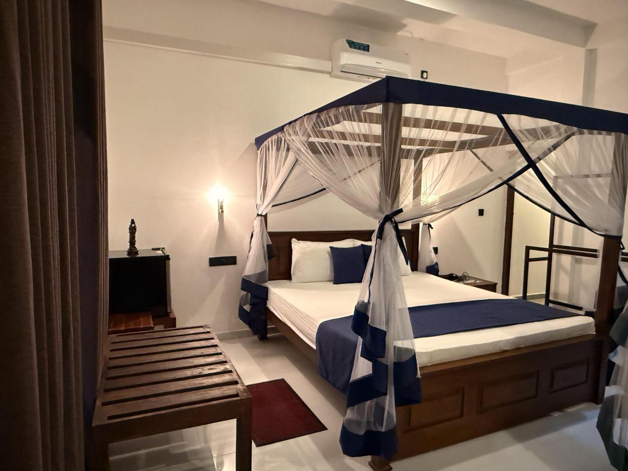 Sea Bay Inn Тангалла Экстерьер фото